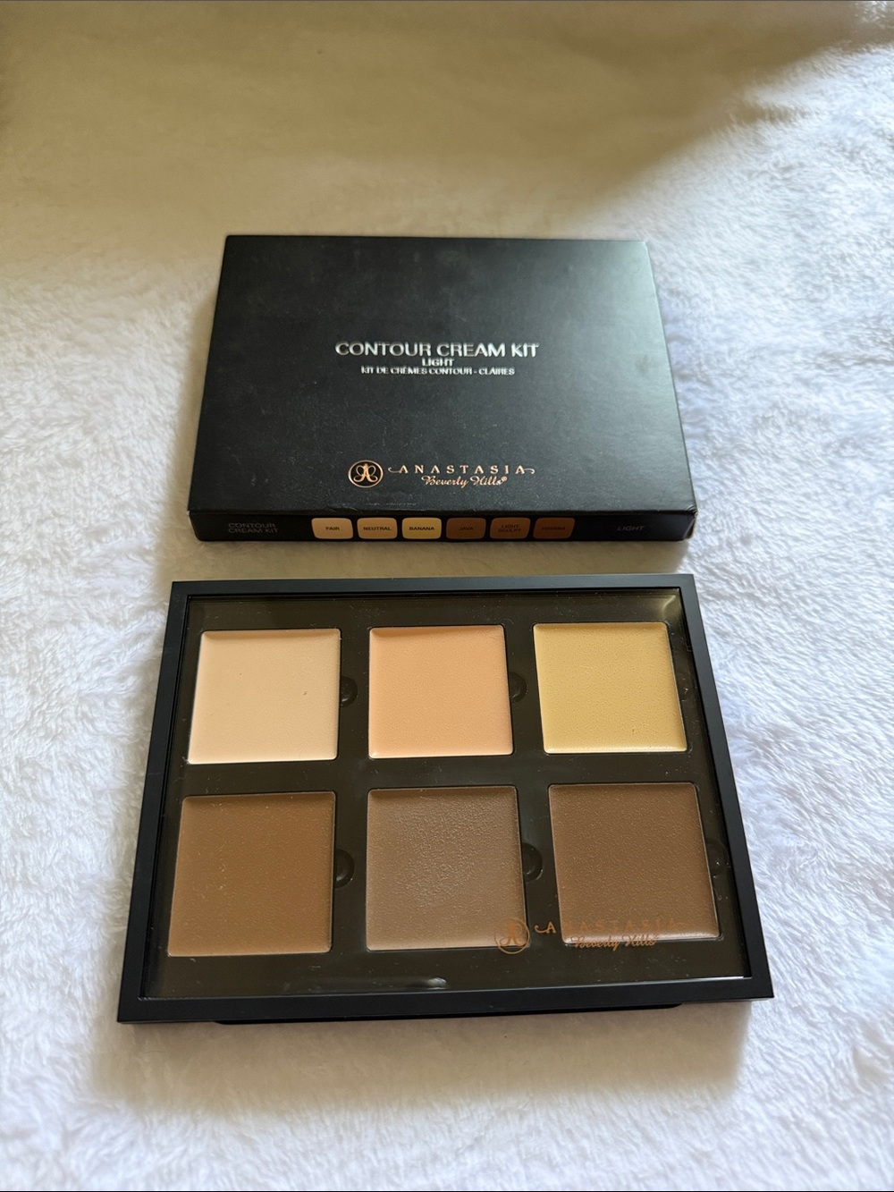 Anastasia of Beverly Hills contour cream kit in light